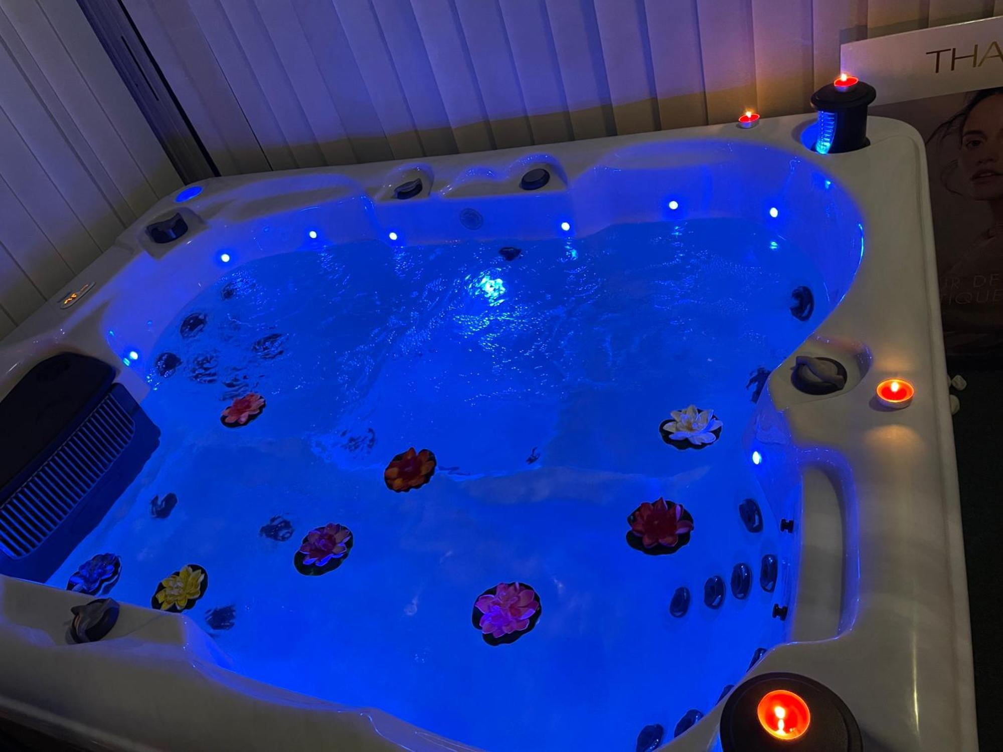 Houdarling Chalet Et Spa Hammam Jacuzzi Et Sauna Nîmes Exterior foto